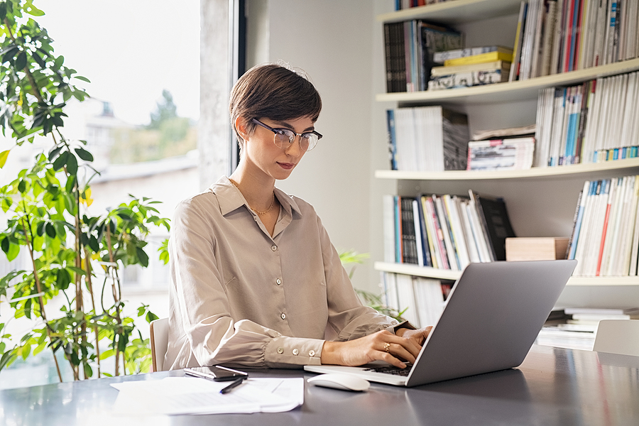 A professional resume specialist in her office